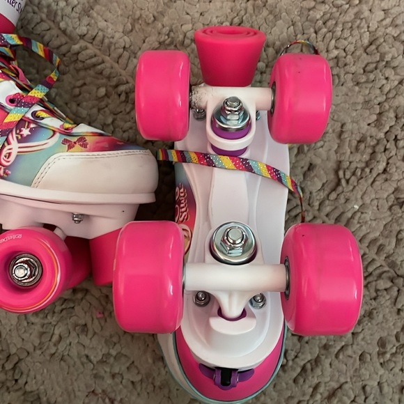 Roller Skates. JoJo Siwa girls roller skates size 12-2. Gently used. Exc… - Picture 4 of 6